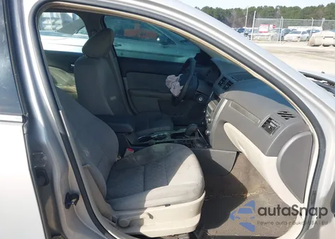 2010 Ford Fusion Se z USA, uszkodzony, nr VIN 3FAHP0HG9AR167884